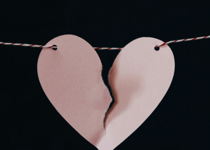 Coração de papel rasgado
