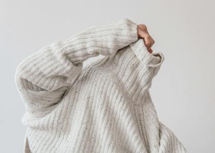 Pessoa vestindo camisola